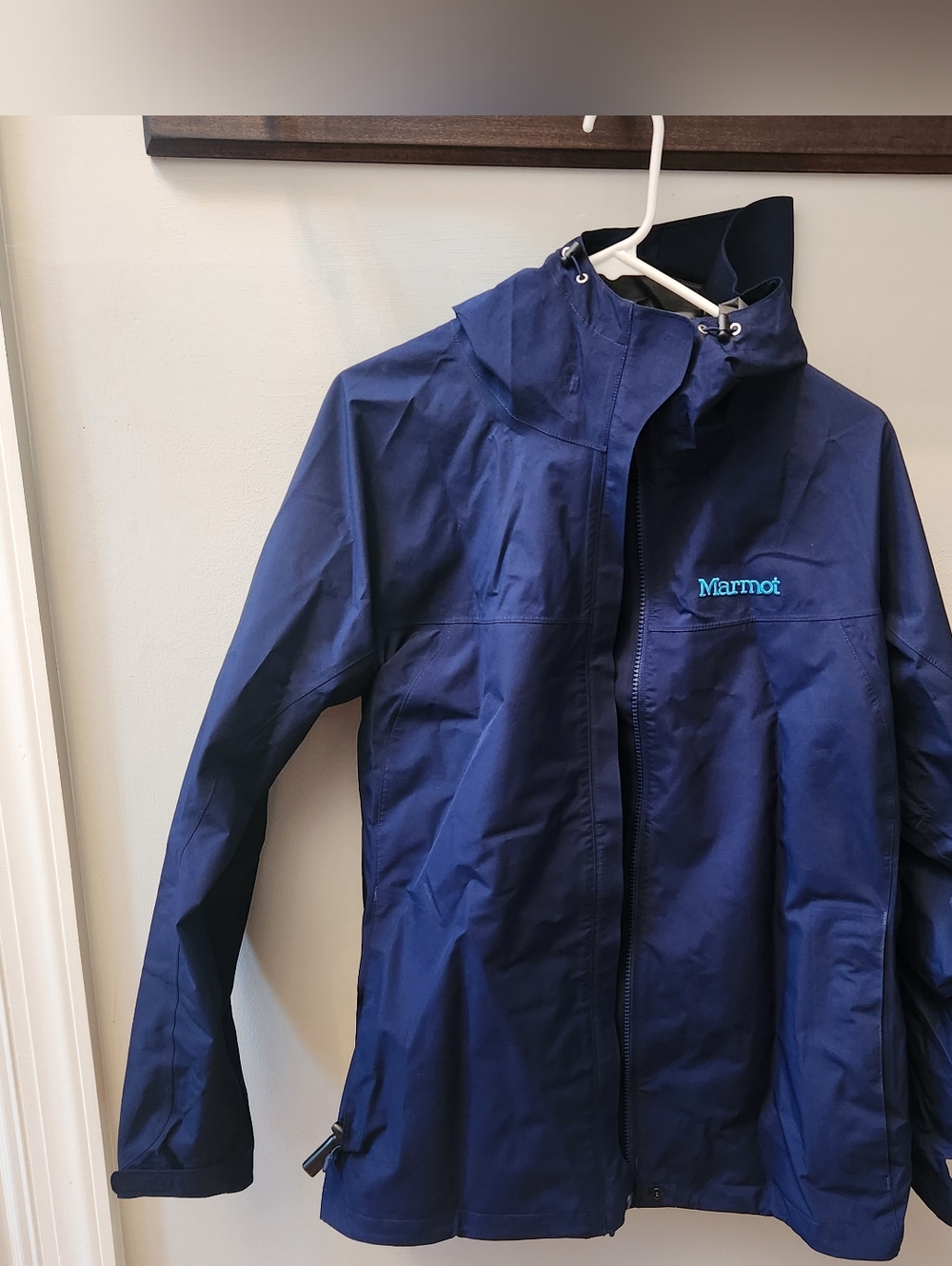 NWOT Womens Marmot Gore-Tex Rain Jacket Navy XL.